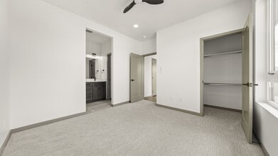 Building Photo - 353 Toms Cyn Dr