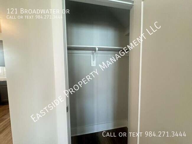 Foto del edificio - 121 Broadwater Dr