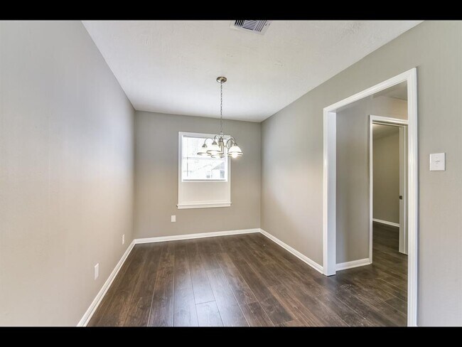 Foto del edificio - 5130 Enyart St