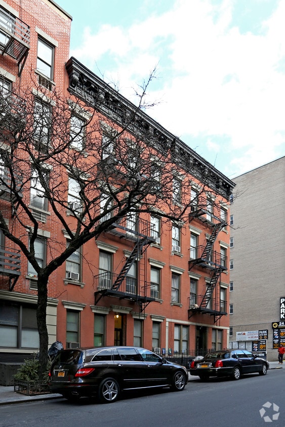 Building Photo - 413-415 W 56th St