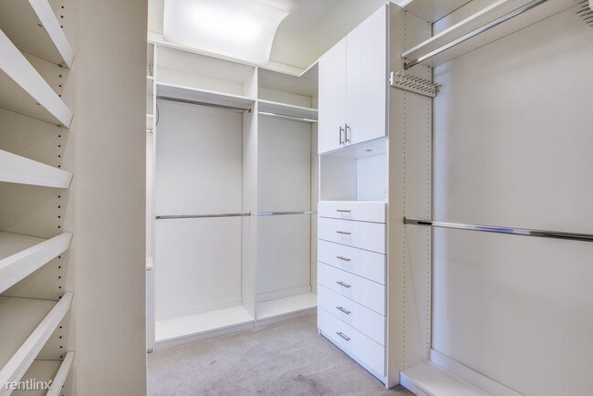 Foto del edificio - 1 br, 2 bath  - 1717 Arts Plz
