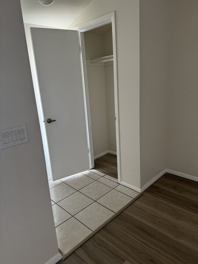 Building Photo - Awesome 2 bdrm house on corner lot in N Phx!