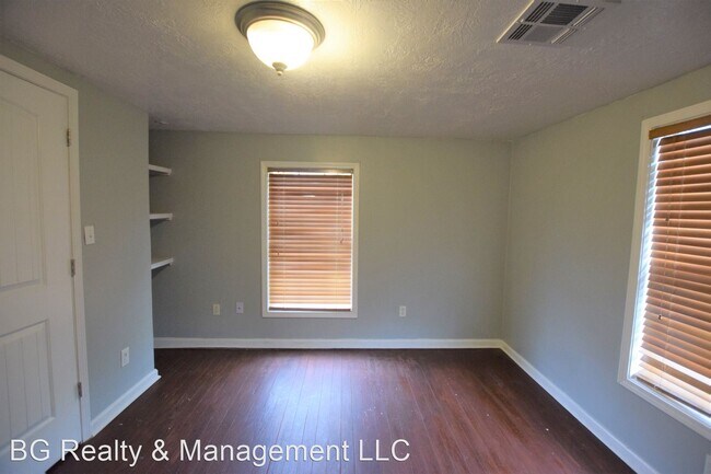 Building Photo - 1 br, 1 bath House - 1000 Live Oak St