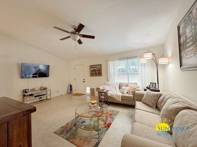 Building Photo - Beautiful 3-Bedroom Home in Navarre, Inclu...