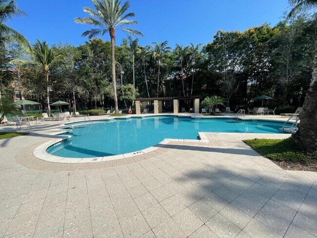 Foto del edificio - 6732 W Sample Rd