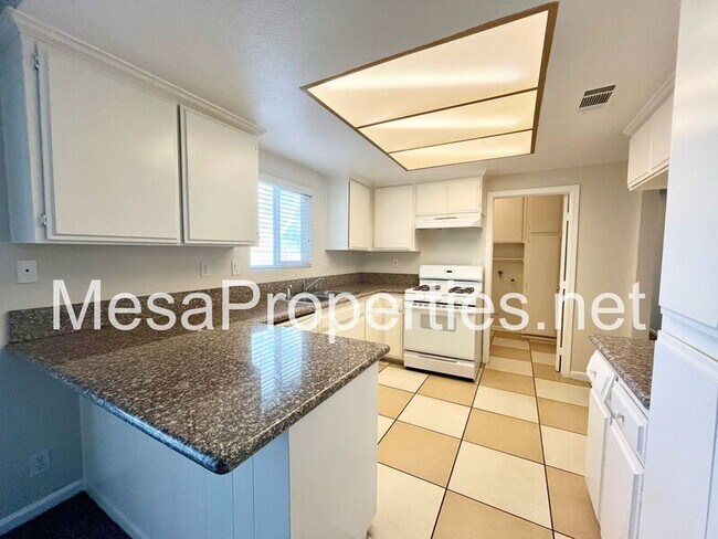 Foto del edificio - 13672 Oakmont Dr