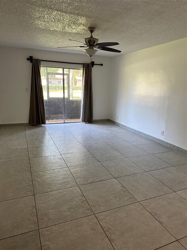 Foto del edificio - 4117 NW 88th Ave