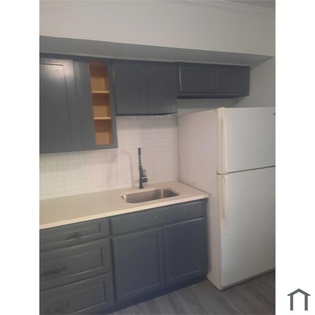 Building Photo - 3 Bedroom House for Rent PHA inspected, 2-...