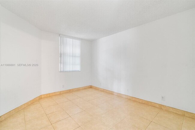 Foto del edificio - 8302 NW 24th St