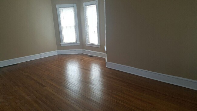 Foto del edificio - 1427 3rd Ave SE