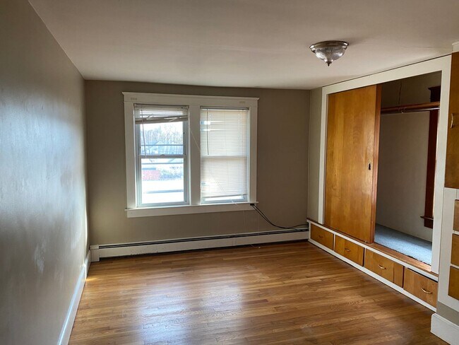 Foto del edificio - 203 Squires Ave.
