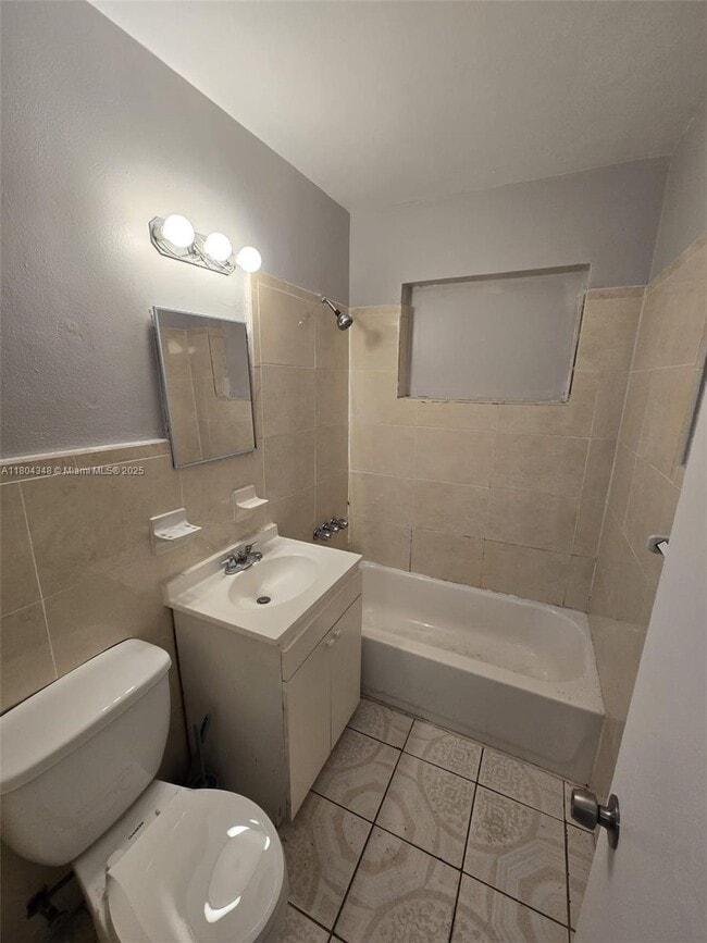 Building Photo - 3 bedroom in North Miami FL 33161