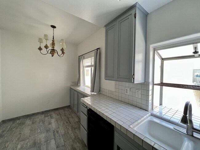Foto del edificio - 5145 Yarmouth Ave