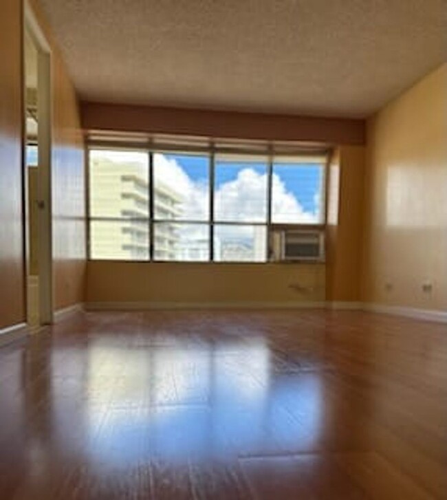 Foto del edificio - Upgraded Studio in Prime  Honolulu Location