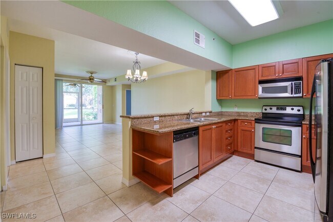 Foto del edificio - 20221 Estero Gardens Cir