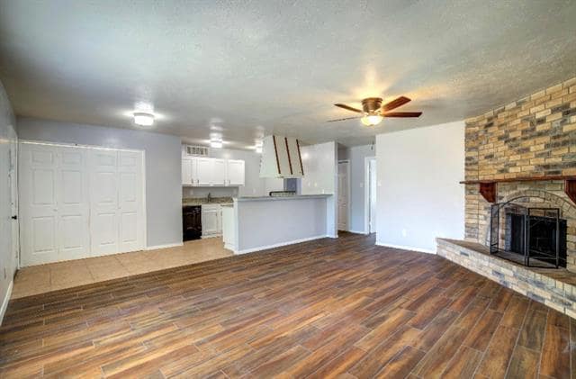 Building Photo - 713 Meadow Mead Dr