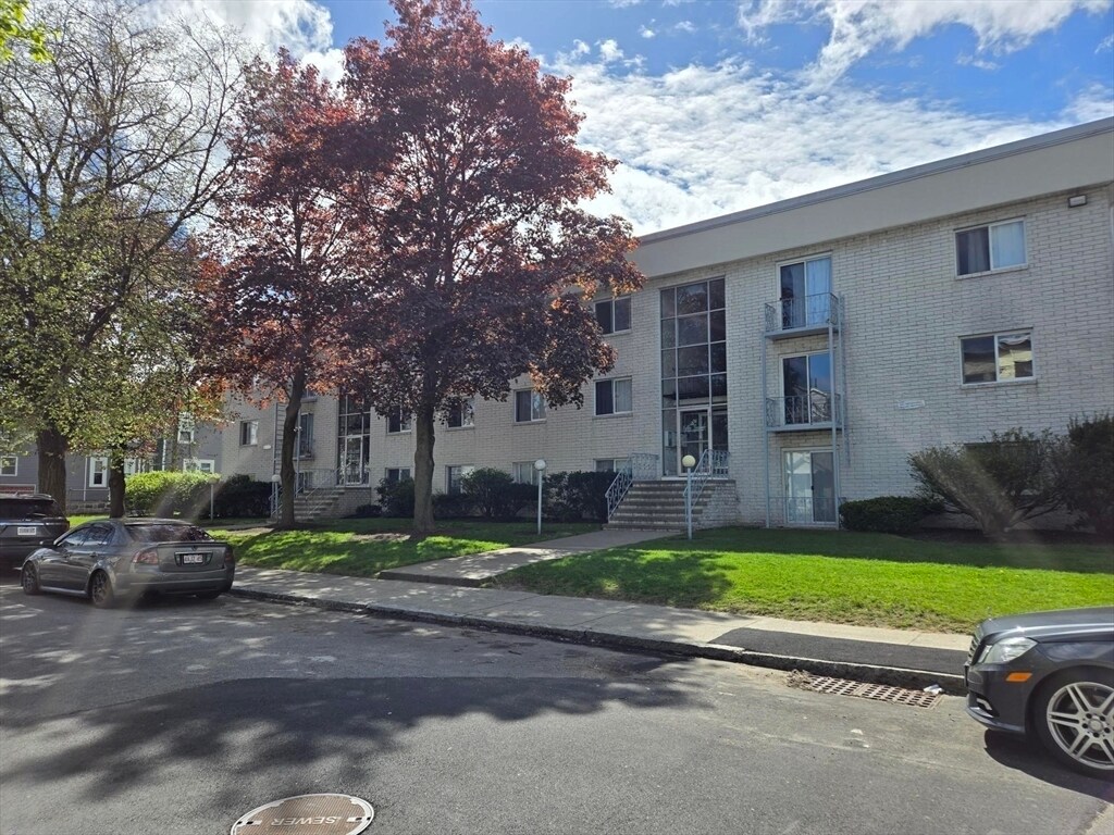 Foto principal - 26 Inman St