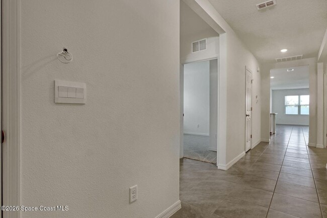 Building Photo - 1422 McFarland Dr