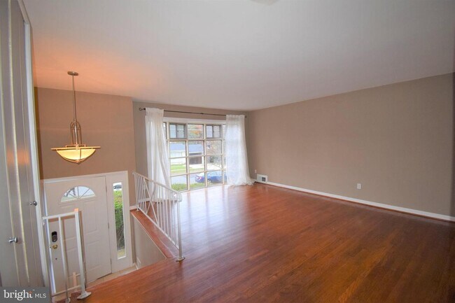 Foto del edificio - 7429 McWhorter Pl