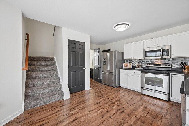 Foto del edificio - 10133 Meadow Glen Dr