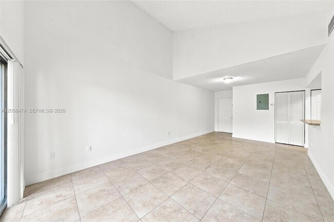 Foto del edificio - 9735 Fontainebleau Blvd