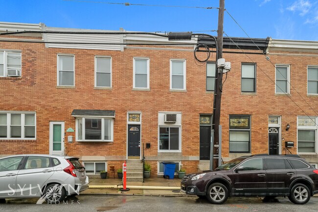 Building Photo - Enjoy living the good life in this 3 bedro...