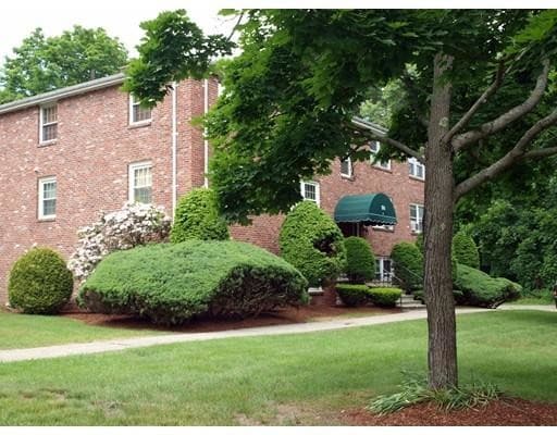 Primary Photo - 180 Tyngsboro Rd