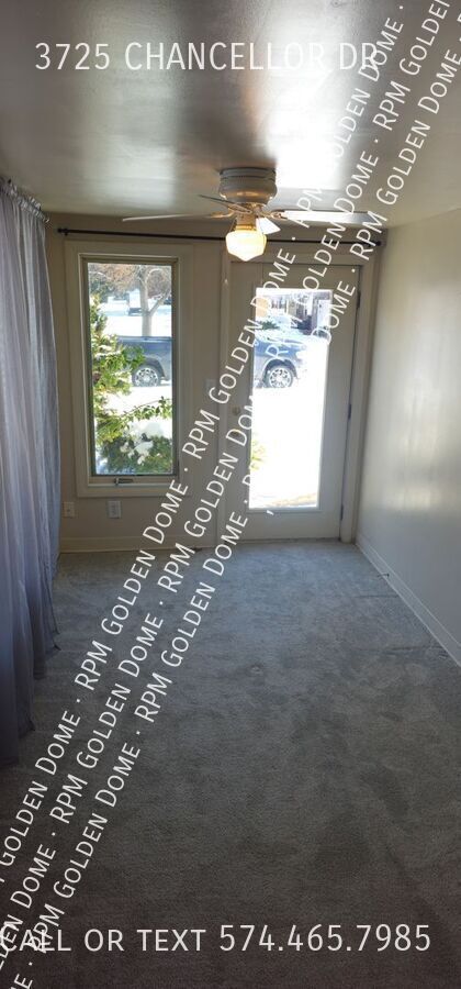 Foto del edificio - 3725 Chancellor Dr