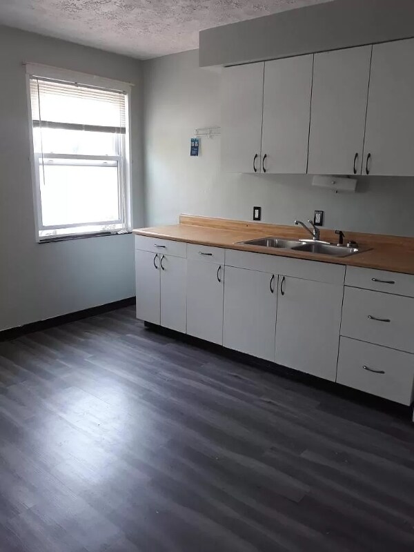 Foto principal - 10 Bradley Ave