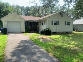 Building Photo - 87 Carnavon Cir
