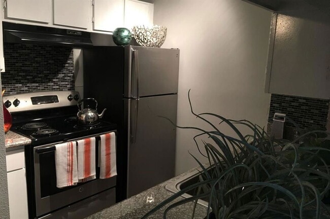 Photo - 2801 Broadmead Dr Apartment