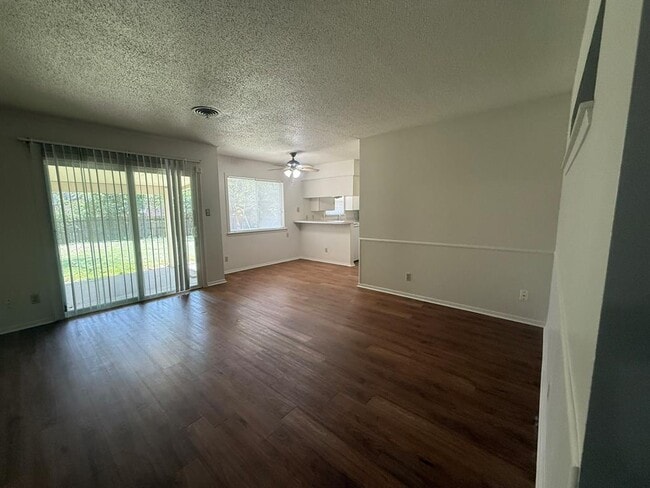 Building Photo - 2805 Ashdale Dr