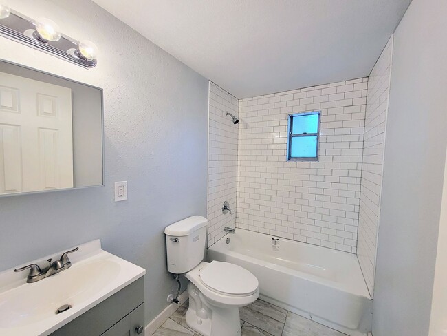Foto del edificio - Beautiful 3/2 House for Rent