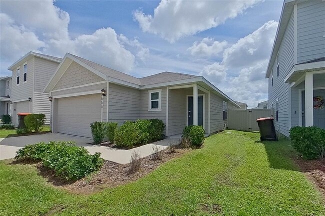 Building Photo - 8665 SW 44th Ct