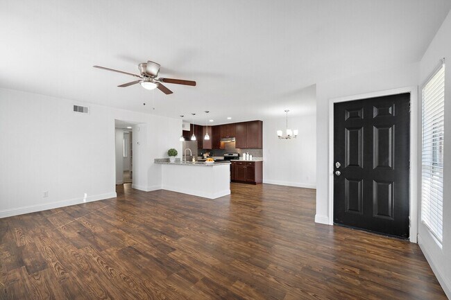 Foto del edificio - $500 OFF? Yes, Please! Find Your New Home Today!
