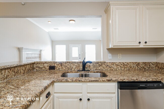 Foto del edificio - 3000 Huntington Ct