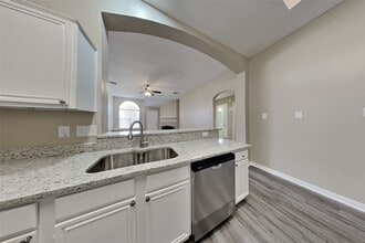 Building Photo - 7007 Fuchsia Ln