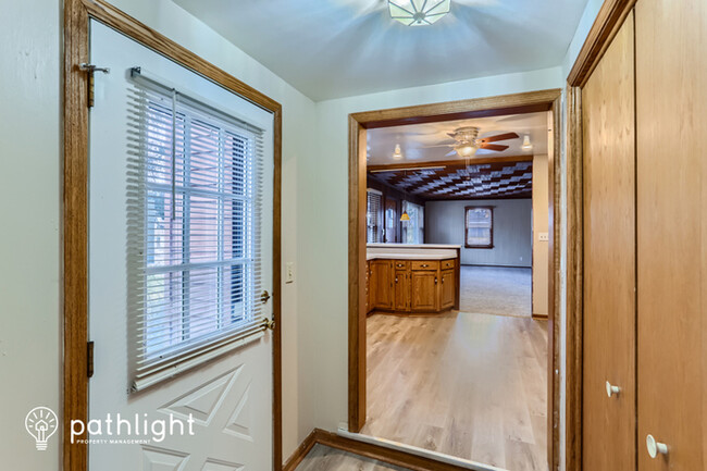 Foto del edificio - 4203 W. Crystal Lake Rd., McHenry, IL, 60050