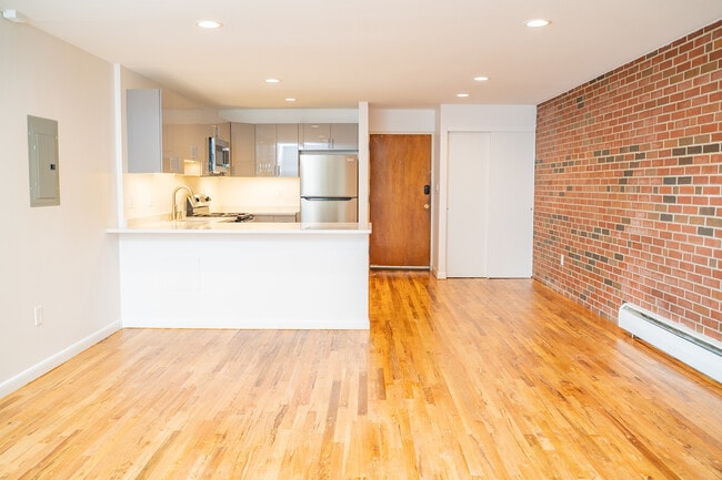 Building Photo - Kenmore Apartments