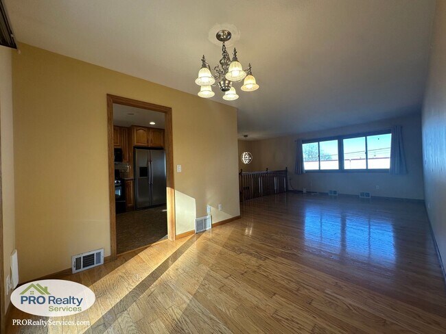 Building Photo - 3 Bedroom Home in Crystal