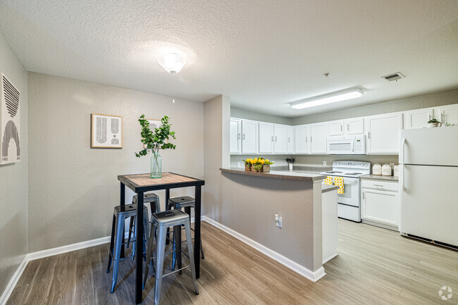 4BR, 4BA - 1605SF - DIning Room - The Social 2700