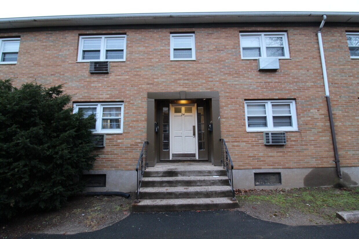35 Deerfield Ct, East Hartford, CT 06108 Apartments in East Hartford