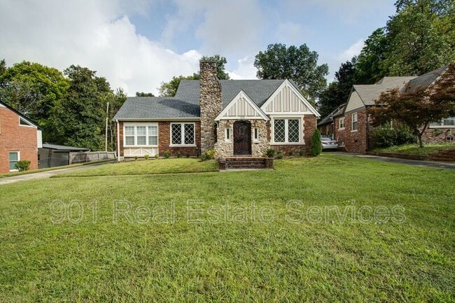 Photo - 2115 Hallwood Dr House