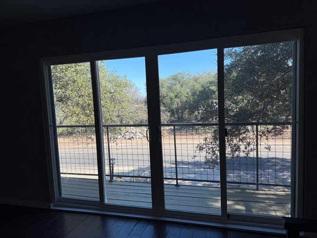 Foto del edificio - 1008 Clayton Nolen Dr