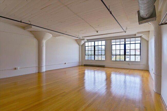 Building Photo - 200 N San Fernando Rd