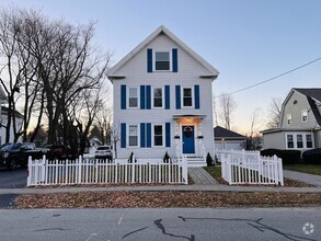 Building Photo - 44 School St