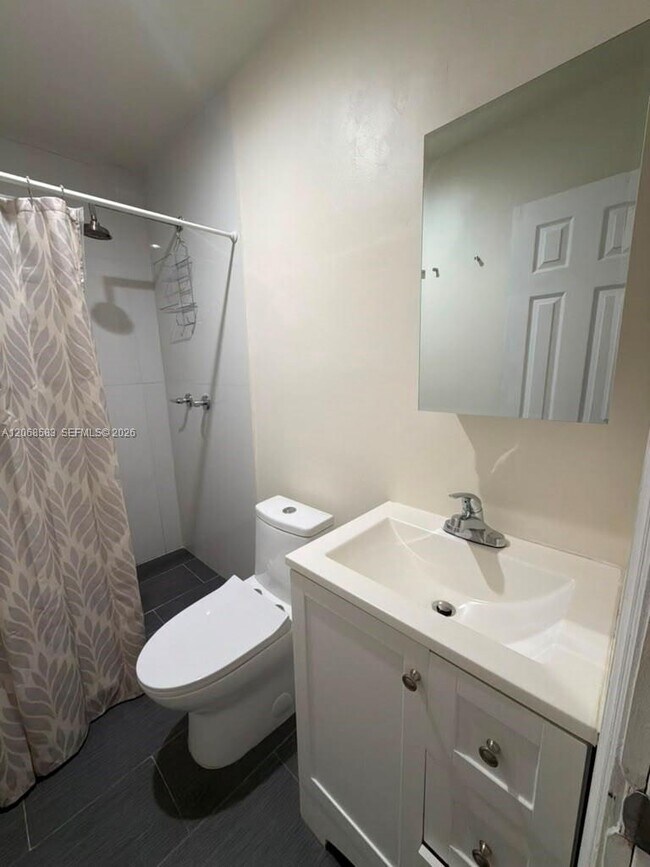 Foto del edificio - 1725 SW 32nd St