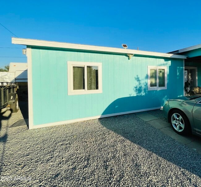 Building Photo - 4215 N 30th Dr