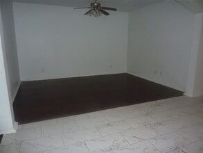 Building Photo - 919 Spring Source Pl