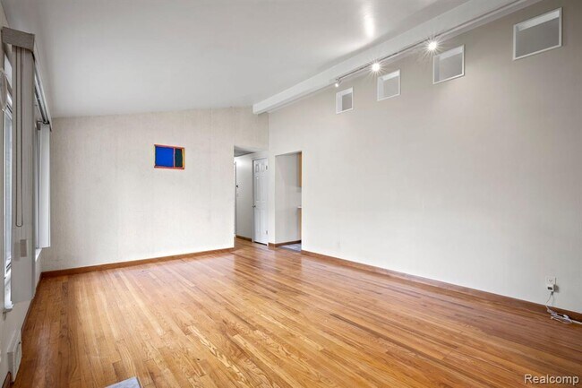 Building Photo - 30706 Fairfax St